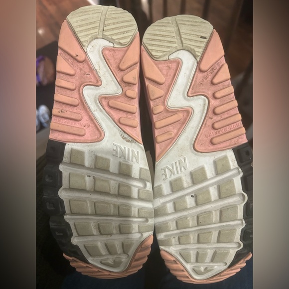 Youth 4 Nikes - good condition - Picture 3 of 4